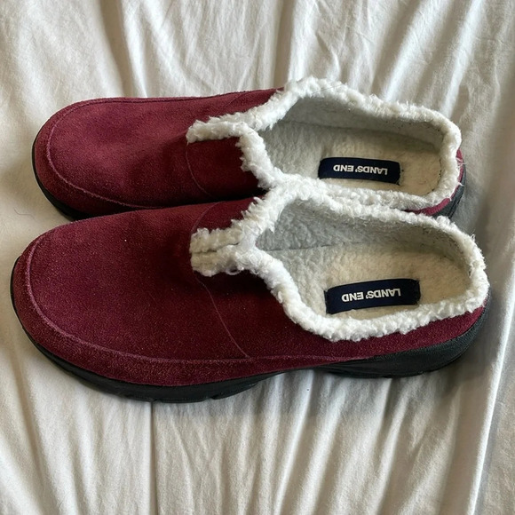 Lands End Women’s Maroon Suede Clog Sharpa Lining Size 9B - Picture 1 of 7